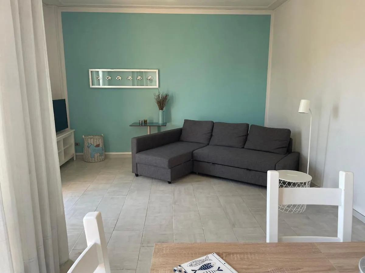 Lara'S Apartment 利多迪卡马约雷