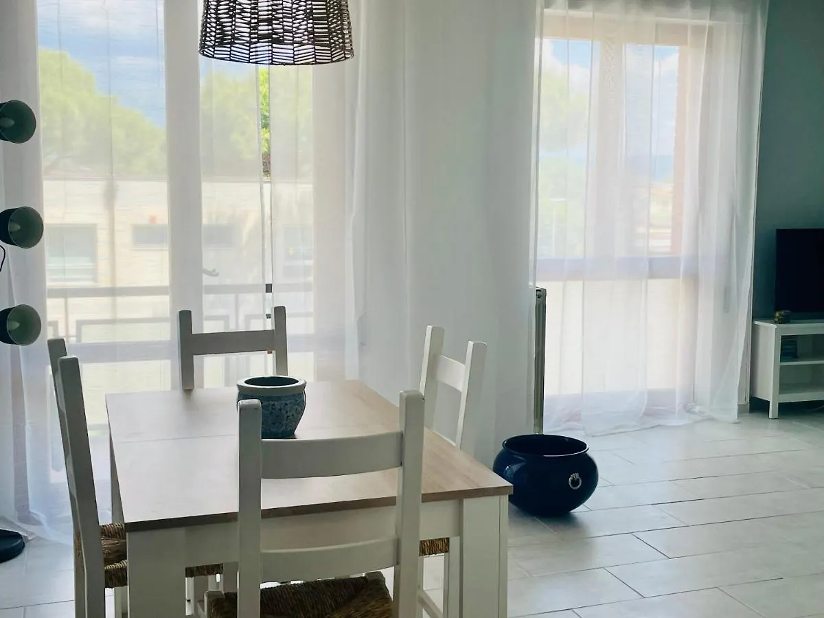Lara'S Apartment 利多迪卡马约雷 0*,